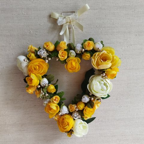 小さなバラ🌹のハートリース♡Yellow