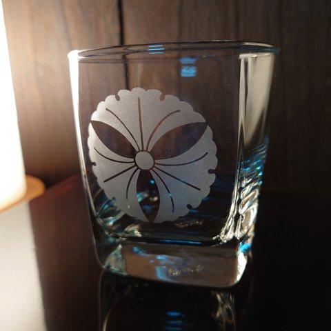 三つ銀杏紋　家紋　グラス
