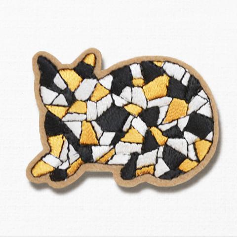 かわいい刺繍ワッペン　ステンドグラス三毛猫5　シール付き　アップリケ