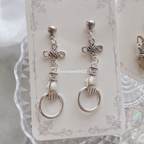 ✴︎ピアス| ハンド吉祥結びピアス | シルバー