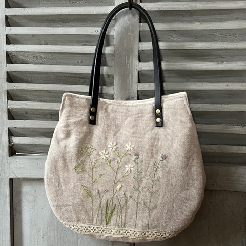 fleur刺繍の手提げバッグ