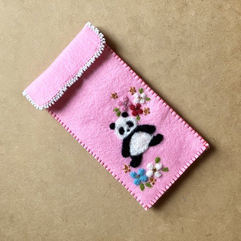 コロコロパンダさんと花刺繍のメガネケース