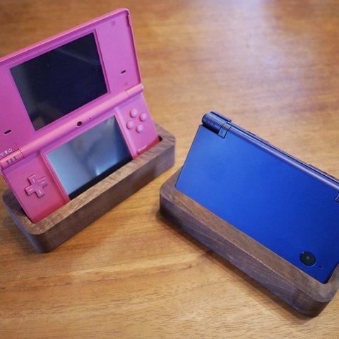 ニンテンドーDSi 用のシンプルな木製スタンド２in１ Nintendo DSi