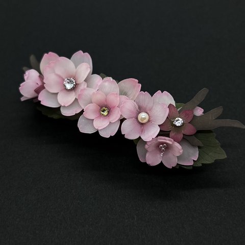 C バレッタ　大人な枝つきの桜　今にも咲きそうな蕾を添えて〈金具シルバー；留め具右側〉