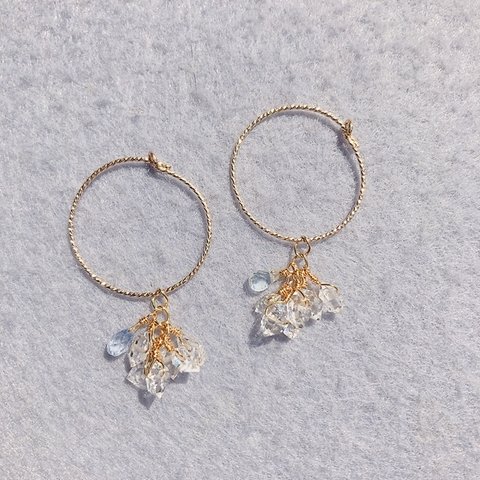 水晶とサファイアのフープピアス♡