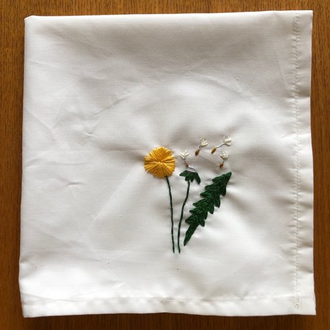 刺繍の大判ハンカチ☆タンポポ