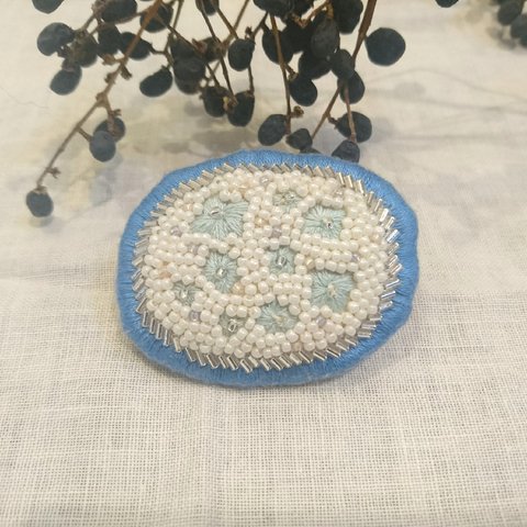 “stella”ステラ刺繍ブローチ