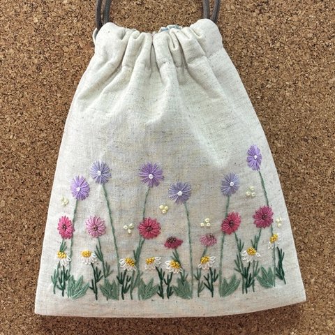 【お花の手刺繍】かわいい巾着　ガーベラ＆マーガレット＆カモミール　ギフト　コットンリネン　ボタニカル