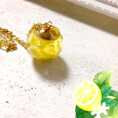 再販×2＊”レモンが動く ”ハチミツレモンソーダ” のガラスボールネックレス