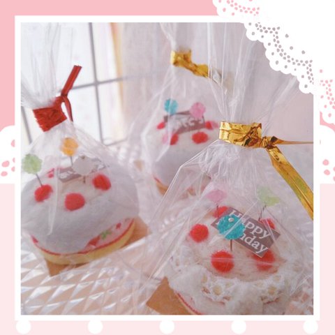 【ピンクッション】ちいさなホールケーキ～ストロベリーシフォン〜