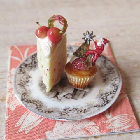 小さなサンタピック　クリスマスおやつプレート　ミニミニりんごのショートケーキ