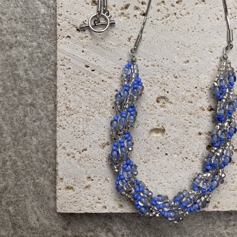 BLUE BUMPY NECKLACE