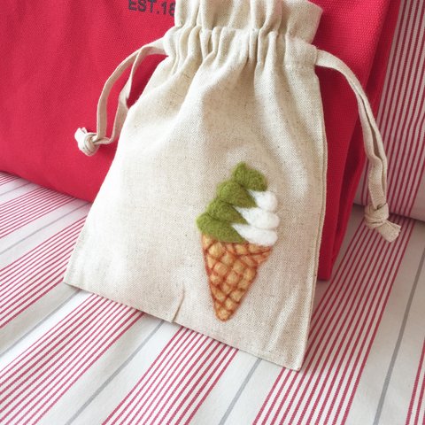 【SALE】Cafe-sweets☆羊毛刺繍 コットンリネン巾着〜抹茶とミルクのミックスソフトクリーム🍦