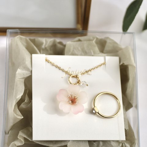 4月の誕生花×誕生石カラーネックレスとリングのセット（さくら、クリスタルカラービジュー）