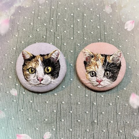 手縫い刺繍　円形ブローチ　にがおえ刺繍