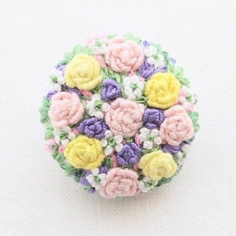 春のカラフル小花　刺繍ブローチ