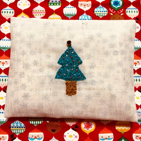 【再販＊受注製作】刺繍のティッシュケース☆クリスマス