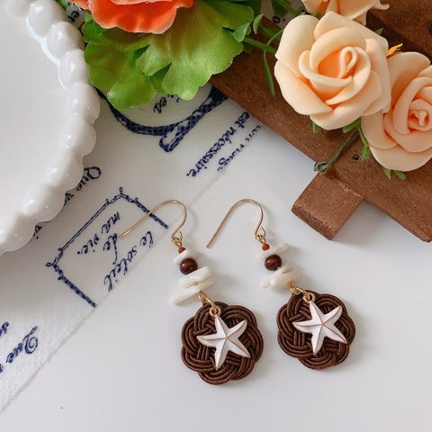 夏秋　White ☆ Brown イヤリング　or ピアス