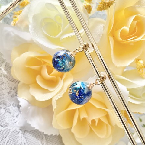 ちびころシリーズ　ちびころ薔薇🌹12mm玉 ピアス/イヤリング 　ツートンカラー ブルー✖️スカイブルー