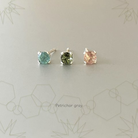 Tourmalines：トルマリンのピアスセット。