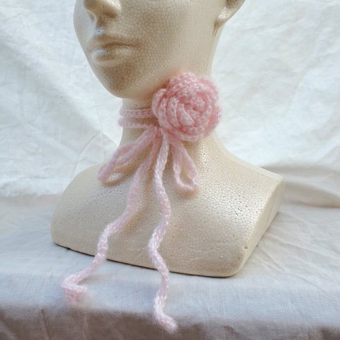 ハンドメイド ピンクのバラのチョーカー (かぎ針編み)