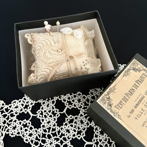 antique laceのミニクッションset