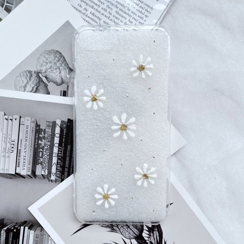 《iPhone全機種対応》White gold marguerite iPhone case 〈花柄〉マーガレット スマホケース クリアケース 白 ゴールド ホワイト 韓国 iPhone13