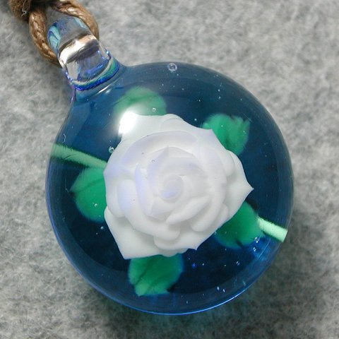 白バラ とんぼ玉 ガラス ネックレス No2252
