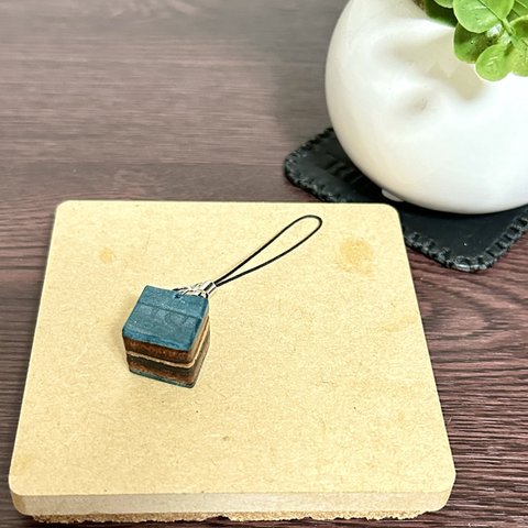 本革サイコロストラップ  1.5×1.5×1.5cm  チャーム　送料無料