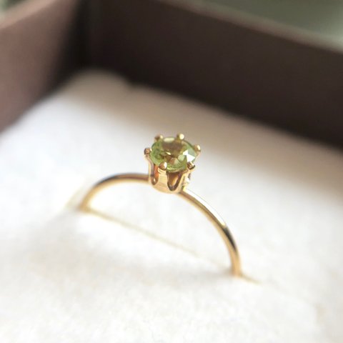 14kgf　Ring　ペリドット 4㎜　