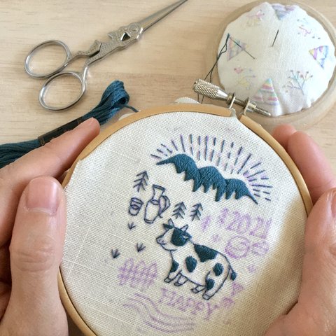 [刺繍キット]シンプル牧場牛の刺繍飾り