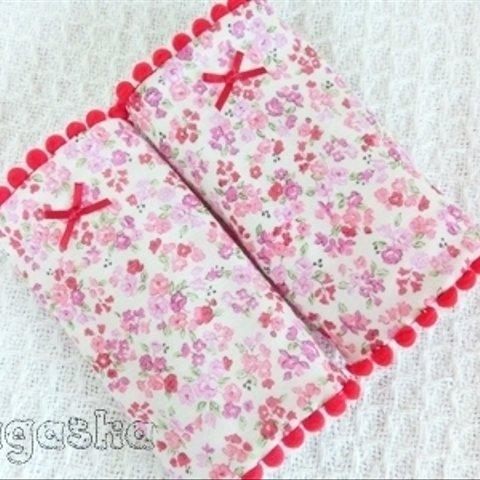 再販！ハンドメイド よだれパット★小花柄 赤リボン  エルゴ カバー