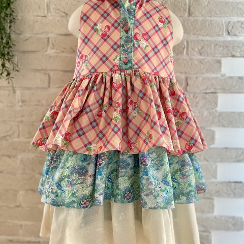 子供服　チェリー🍒＆チェック　3段フリルノースリーブワンピースドレス　110サイズ　女の子服