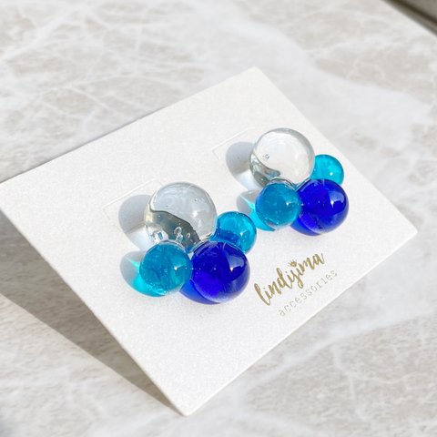 Clear blue bubble earrings / 3つの蒼が美しい　クリアな泡ピアス  イヤリング　サージカルステンレスピアス