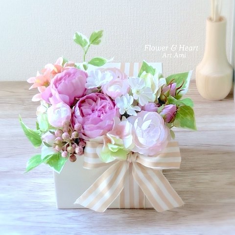 桜色 ローズ(薔薇)の華やかなアレンジメント アーティフィシャルフラワー  フラワーギフト 誕生日プレゼント や ウェディング にもオススメ