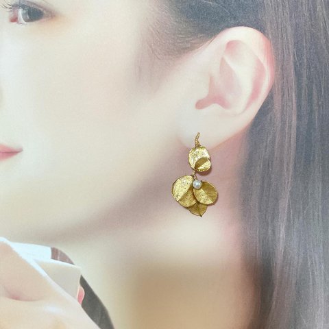 華やかなピアス