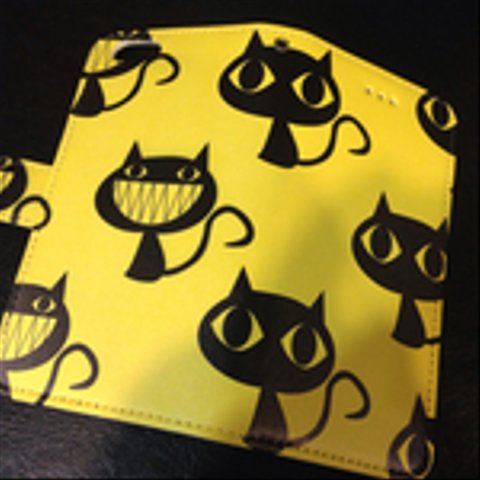 新品送料無料　スマートフォン用手帳型マルチケース　腹黒猫　黄色