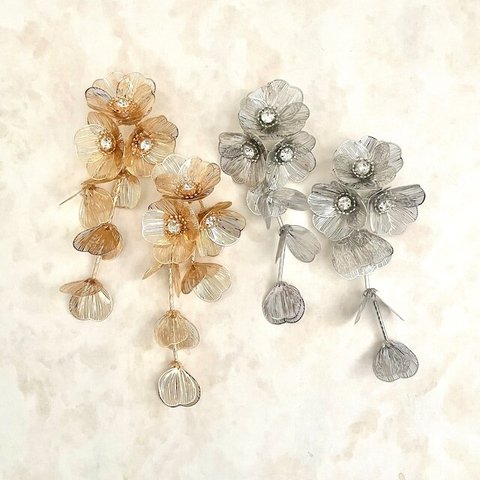 coron ウェディングフラワーピアス/クールな花嫁のウエディングアクセサリー結婚式  ブライダルピアス 　フォトウェディング　ブライダル イヤリング加工金属アレルギー対応可能