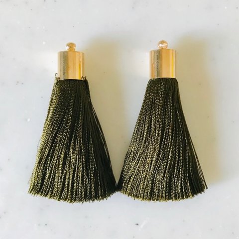 【J】Gold Cap Silk Tassels