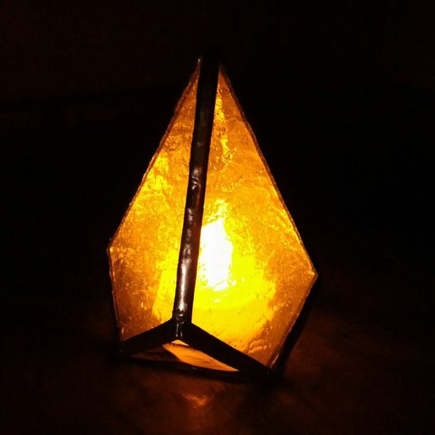 多角形のステンドグラス　キャンドルライト１