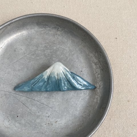 富士山のブローチ
