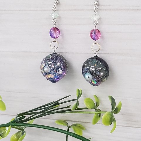 宇宙玉 雫 ピアス レジン