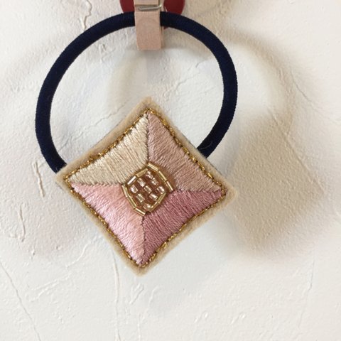 ジュエリーボックス ＊ピンク ベージュ 刺繍 ヘアゴム