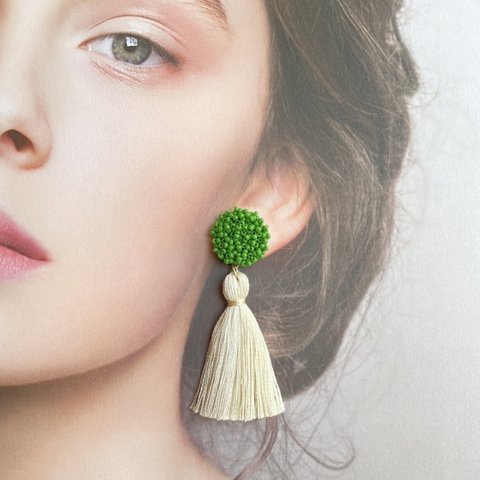 【KERRY GREEN】ピアス（ビーズ刺繍×タッセル｜つぶつぶビーズが可愛いアクセサリーです）※イヤリングの場合は金具変更にて選択してください※