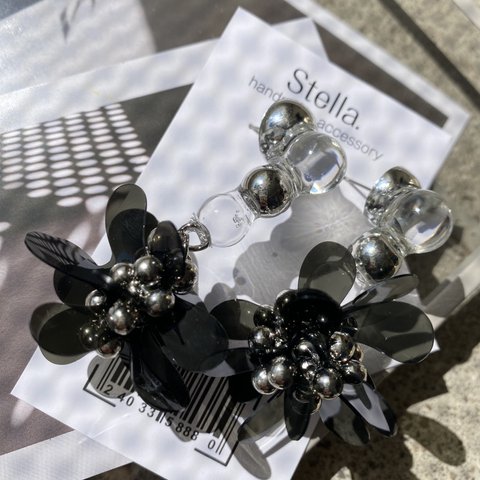 PVC Black Flower × clear × silver