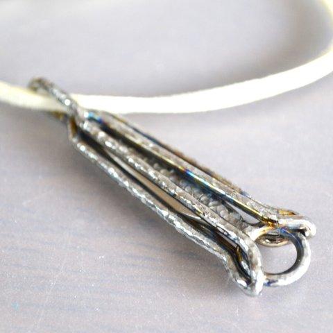 Titanium pendant・Gr5・６４チタン製ペンダント=輪のナイフのペンダント=