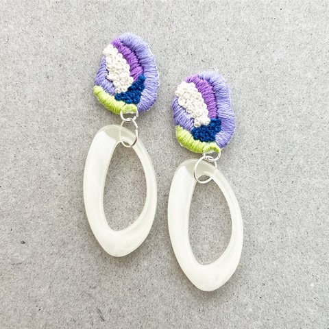 lavender刺繍ピアス