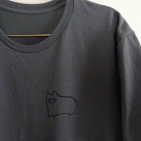 どこか和風なにゃんこ　イラストTシャツ（濃いグレー）