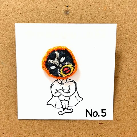 小粒覆面レスラーピンバッジ　No.5