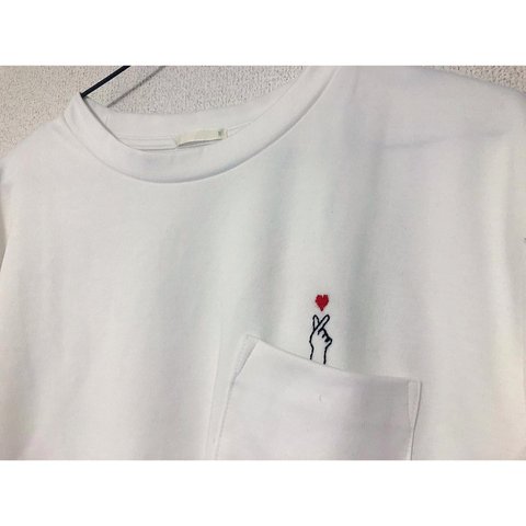 刺繍Tシャツ　ポケットからきゅんです。